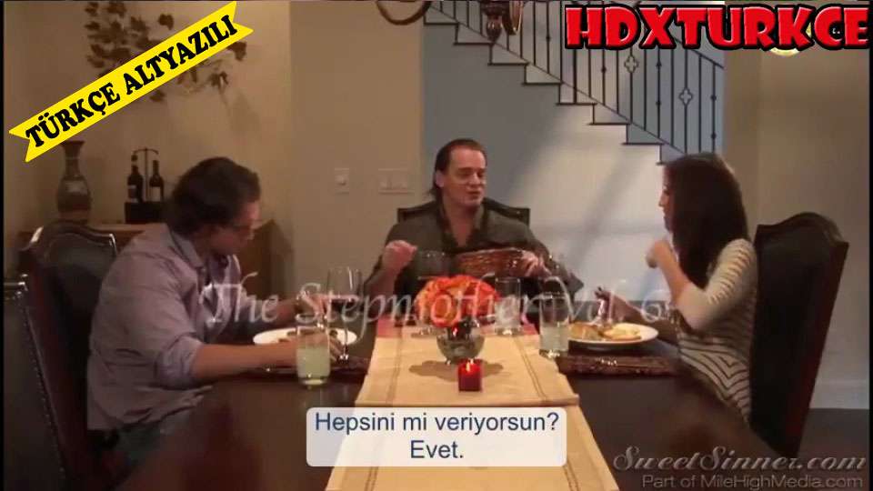İntikam Pornosu Çekmek İsteyen Şıllık Mavi Gözlü Üvey Kardeşine Uydu